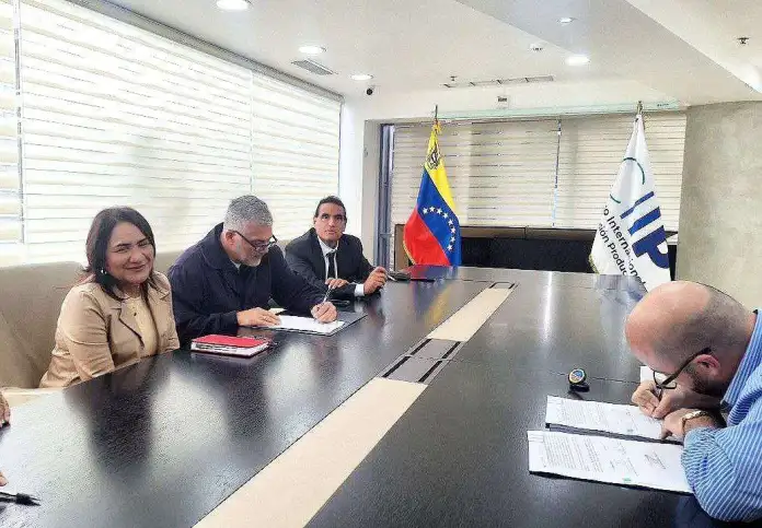 Firman-acuerdo-de-activacion-de-Planta-Procesadora.-33-1